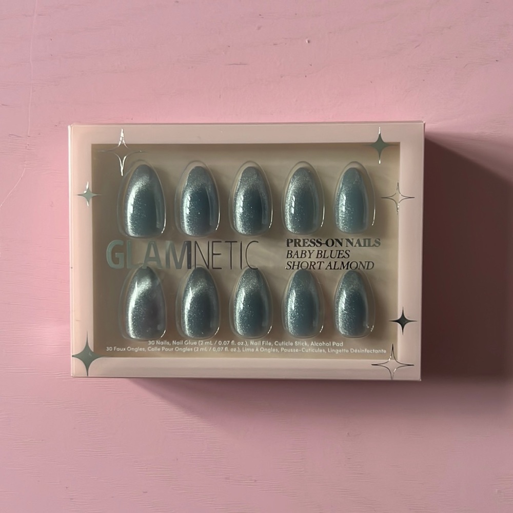 Glamnetic Press On Nails in Baby Blues